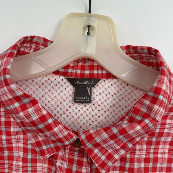 Eddie Bauer Women’s Nylon Camp Shirt Size 2X Red Plaid Roll Tab Button Up - Picture 6 of 9